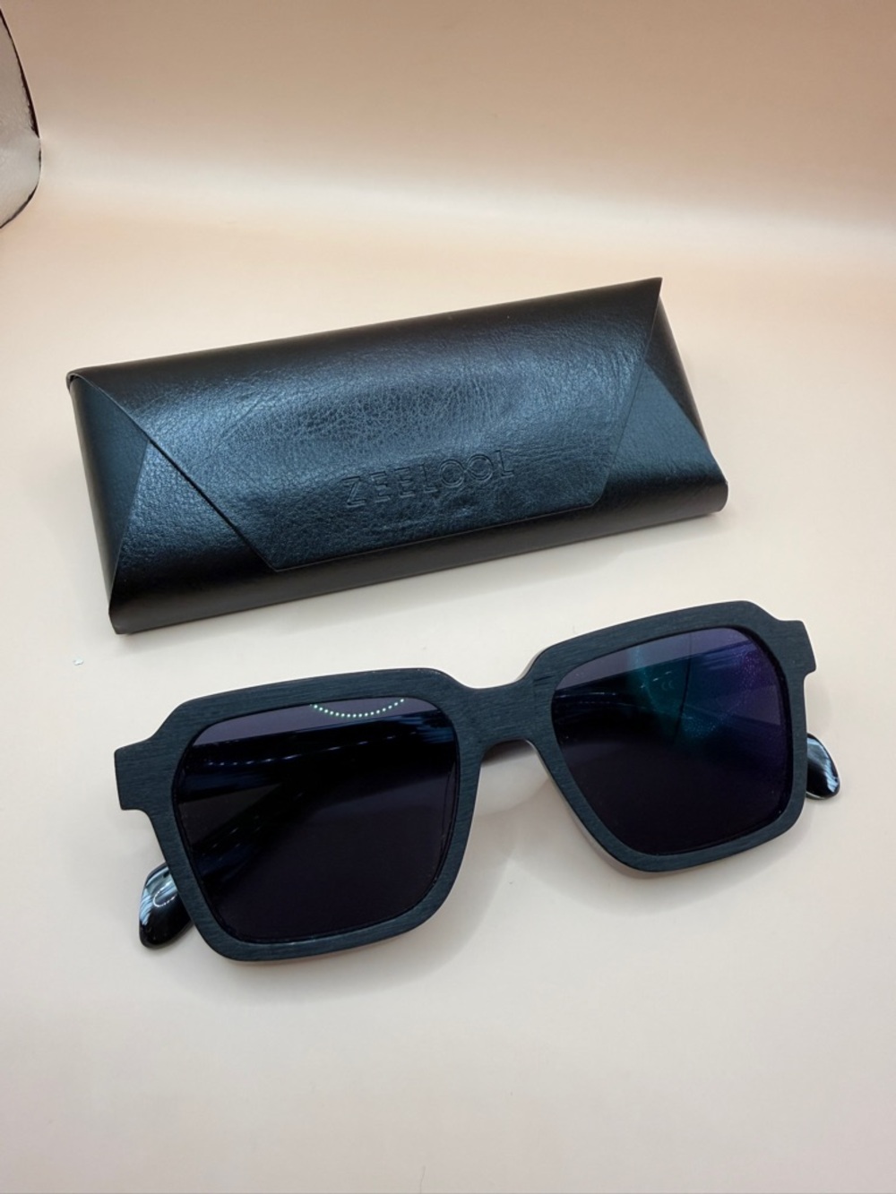 Zeelool Matte Finish Black Square Sunglasses with Case